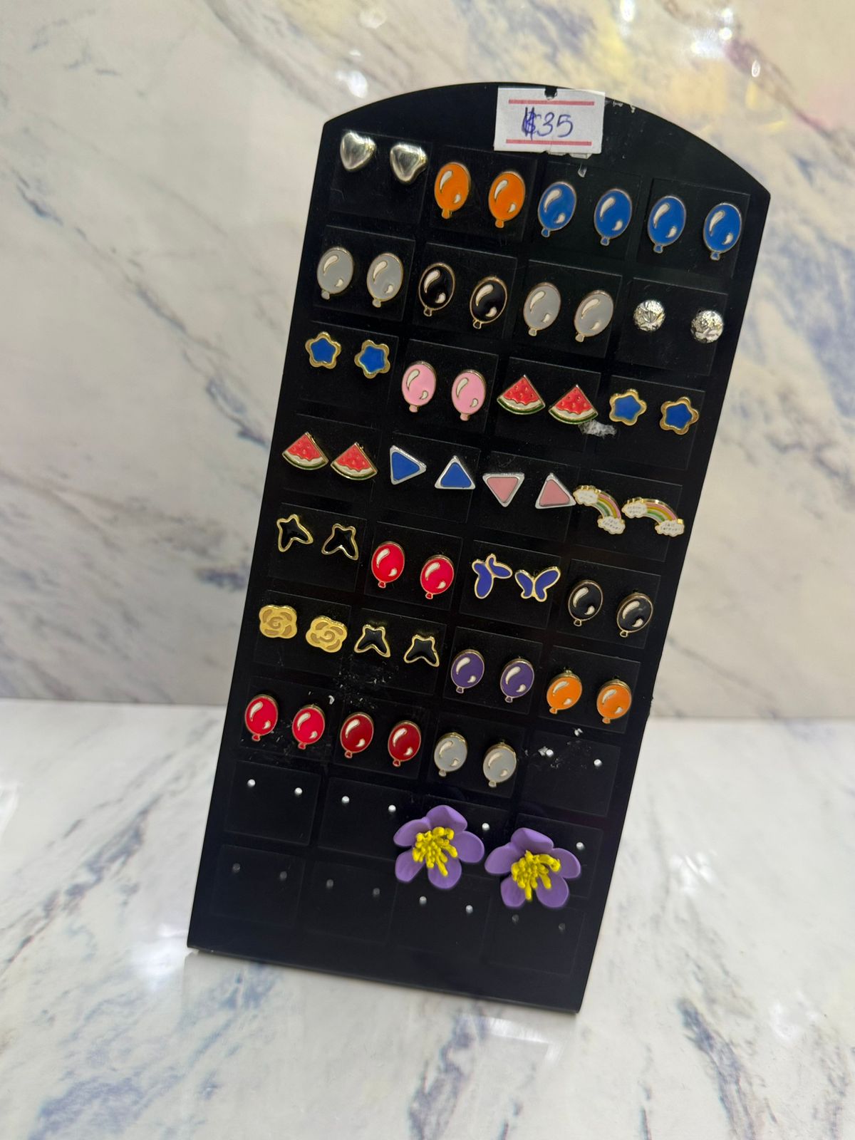 Aretes de fantasía.